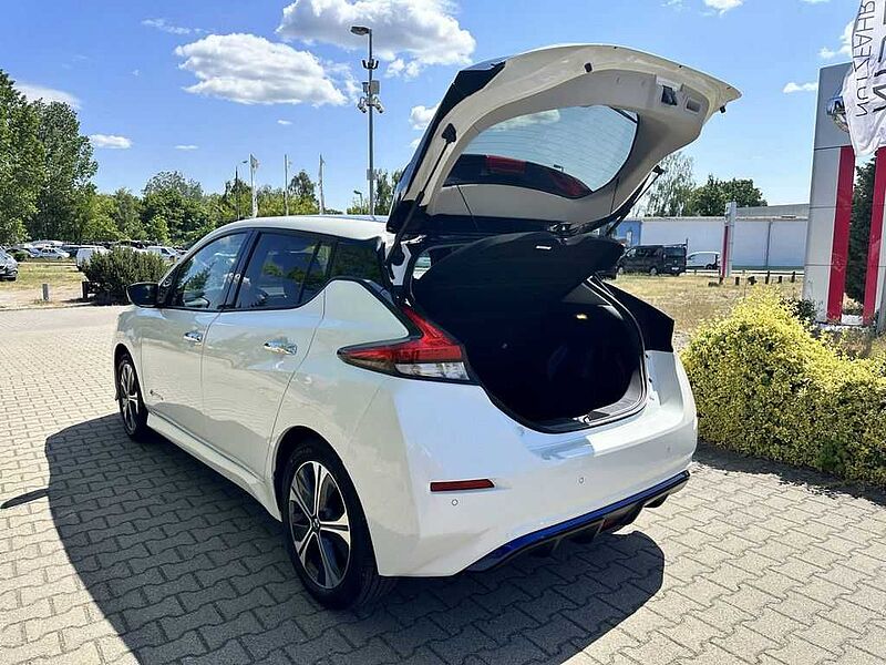 Nissan Leaf 40kWh N-Connecta-OP LED WP 2FL