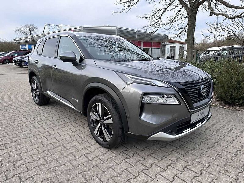 Nissan X-Trail 1.5 VC-T e-4ORCE 213 PS 4x4 Tekna 5 Sitz