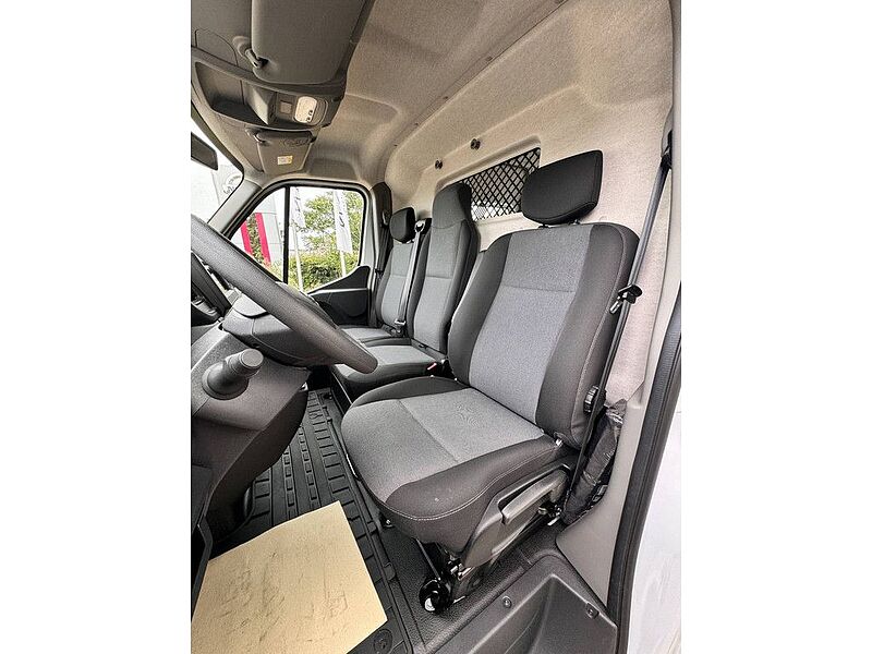 Nissan Interstar Kasten L3H3 35 dCi180 FWD MT N-CONNECT