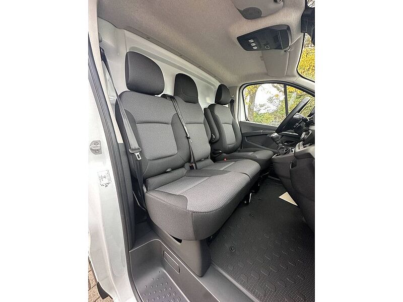 Nissan Primastar Kasten L1H1 3,0t dci130 MT N-CONNECTA