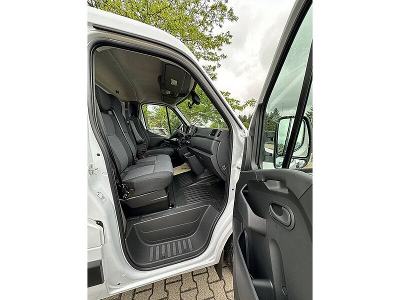 Nissan Interstar S-CAB 3K L2H1 35 dCi165 RWD MT N-CONNE