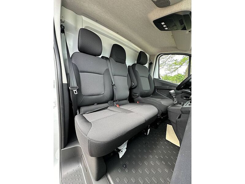 Nissan Primastar Kasten L2H1 3,0t dci130 MT N-CONNECTA